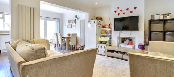 4 bedrooms House in Croydon, United Kingdom No. 4864 6