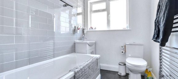 4 bedrooms House in Croydon, United Kingdom No. 4864 12