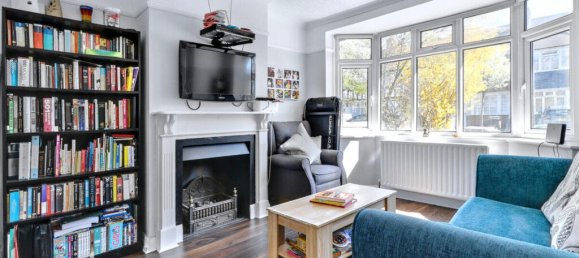 4 bedrooms House in Croydon, United Kingdom No. 4864 2