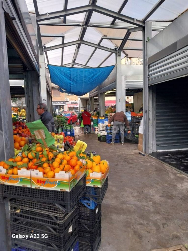 17m² Garage in Rome, Italy No. 385862