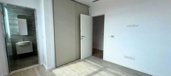 4 bedrooms Apartment in Limassol, Cyprus No. 20811 10