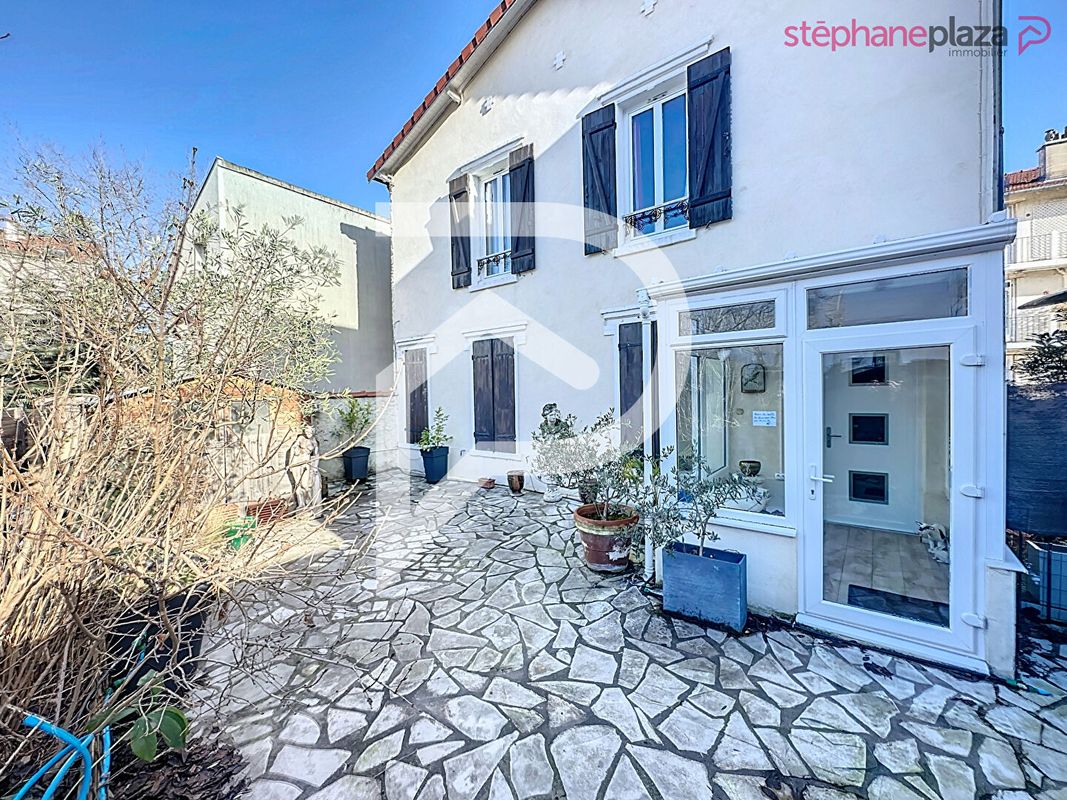 3 bedrooms Townhouse in Saint-Cloud, France No. 131675