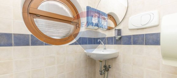 2 rooms Commercial property in Rome, Italy No. 356199 16