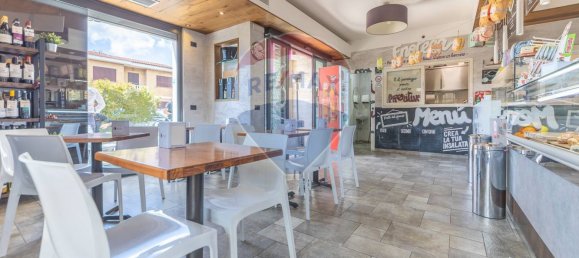 2 rooms Commercial property in Rome, Italy No. 356199 9