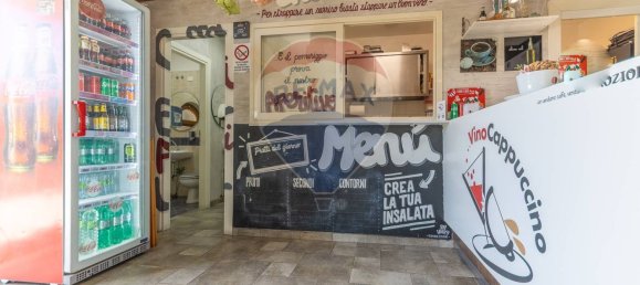 2 rooms Commercial property in Rome, Italy No. 356199 10