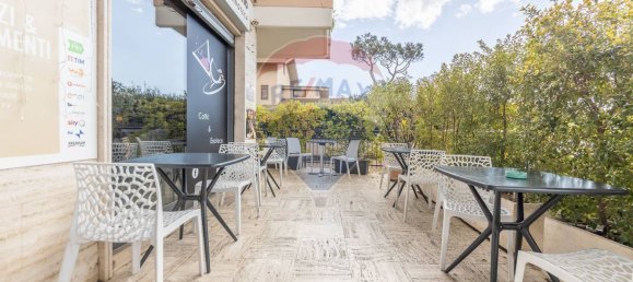 2 rooms Commercial property in Rome, Italy No. 356199 17