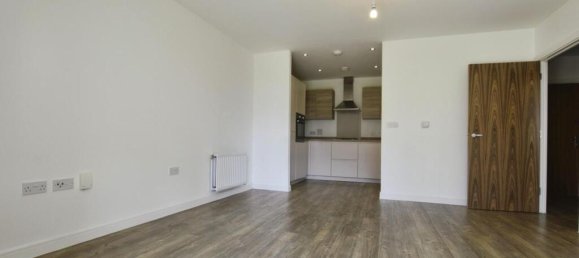 2 bedrooms Apartment in Barking, United Kingdom No. 12483 3