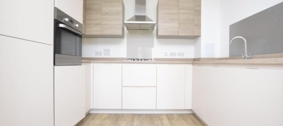 2 bedrooms Apartment in Barking, United Kingdom No. 12483 8