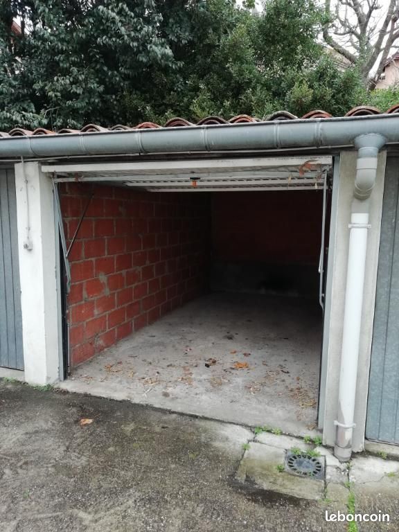 13m² Garage in Toulouse, France No. 284867