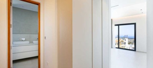 4 غرف نوم منزل في Mesa Geitonia, Cyprus رقم 6985 2