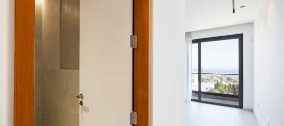 4 غرف نوم منزل في Mesa Geitonia, Cyprus رقم 6985 6