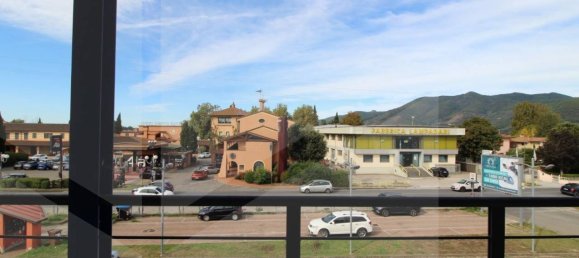 1 room Office in Bientina, Italy No. 27961 8