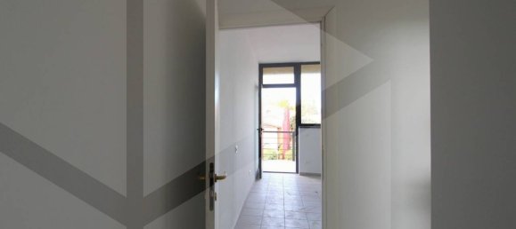 1 room Office in Bientina, Italy No. 27961 10