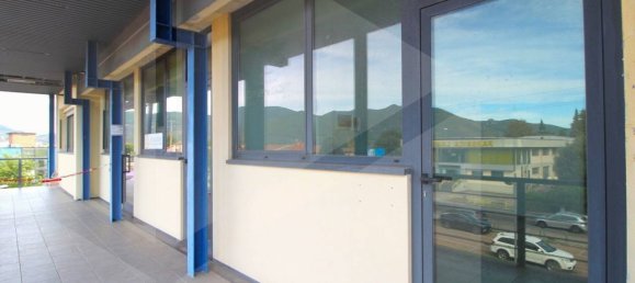 1 room Office in Bientina, Italy No. 27961 3