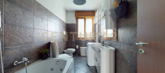 Квартира с 2 спальнями в Ванцаго, Италия № 265443 17