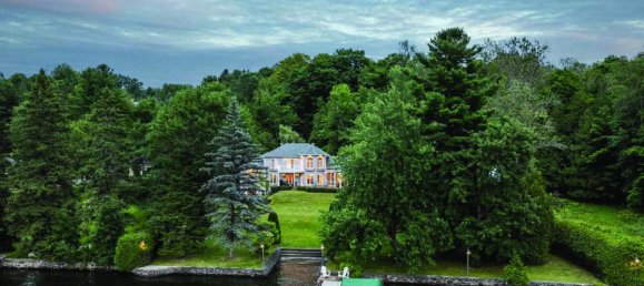 4 bedrooms House in Magog, Canada No. 318 2