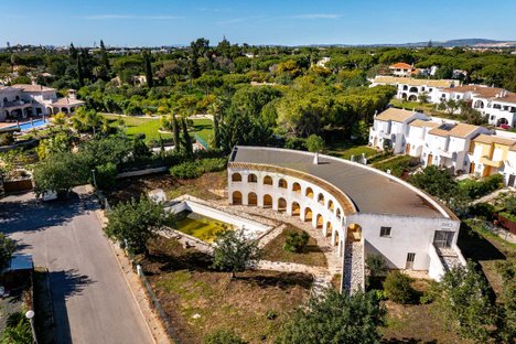 365m² Hotel in Quarteira, Portugal No. 64198