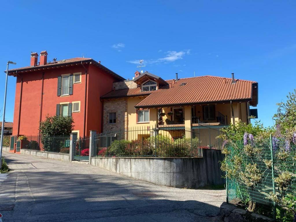 4-Zimmer Wohnung in Angera, Italy, Nr. 75489