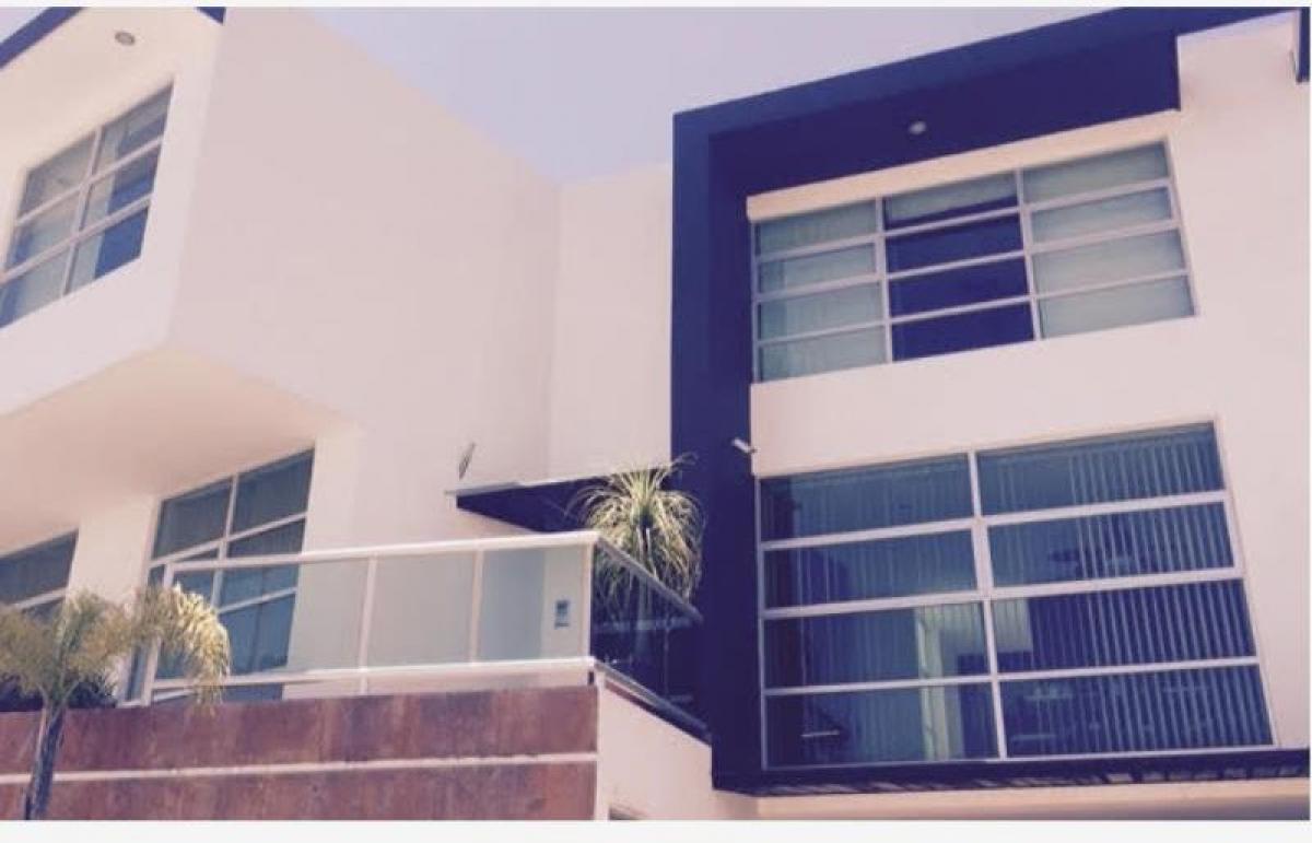 Casa de 3 dormitorios en Puebla, Mexico No. 190379