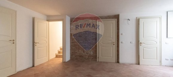 4 bedrooms Apartment in Mairano, Italy No. 365595 13