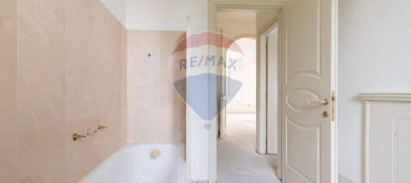 4 bedrooms Apartment in Mairano, Italy No. 365595 6