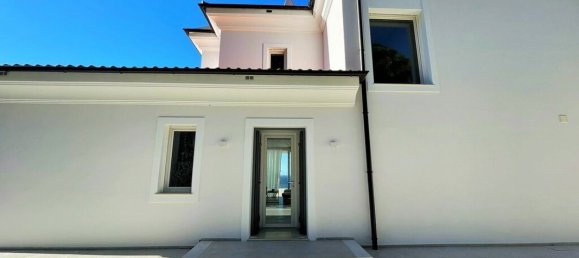 3 bedrooms Villa in Corfu, Greece No. 8215 10