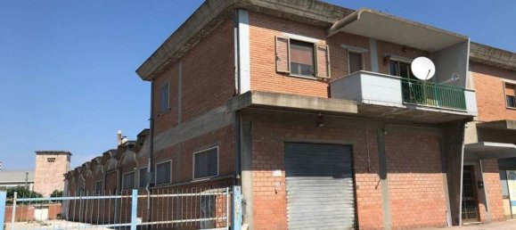 979m² Warehouse in Grosseto, Italy No. 301828 5