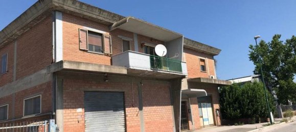 979m² Warehouse in Grosseto, Italy No. 301828 8