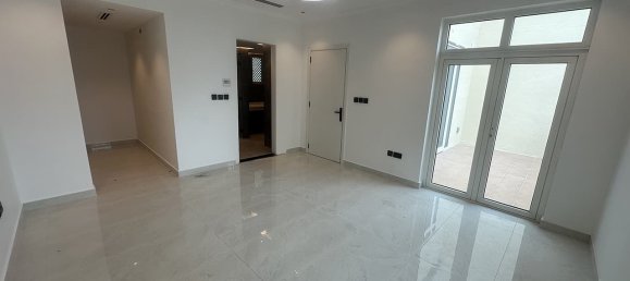 Вилла с 3 спальнями в Jumeirah Park, ОАЭ № 110496 9