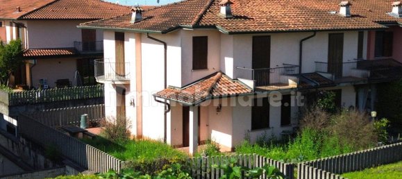 3 bedrooms Villa in Calcio, Italy No. 303532 3