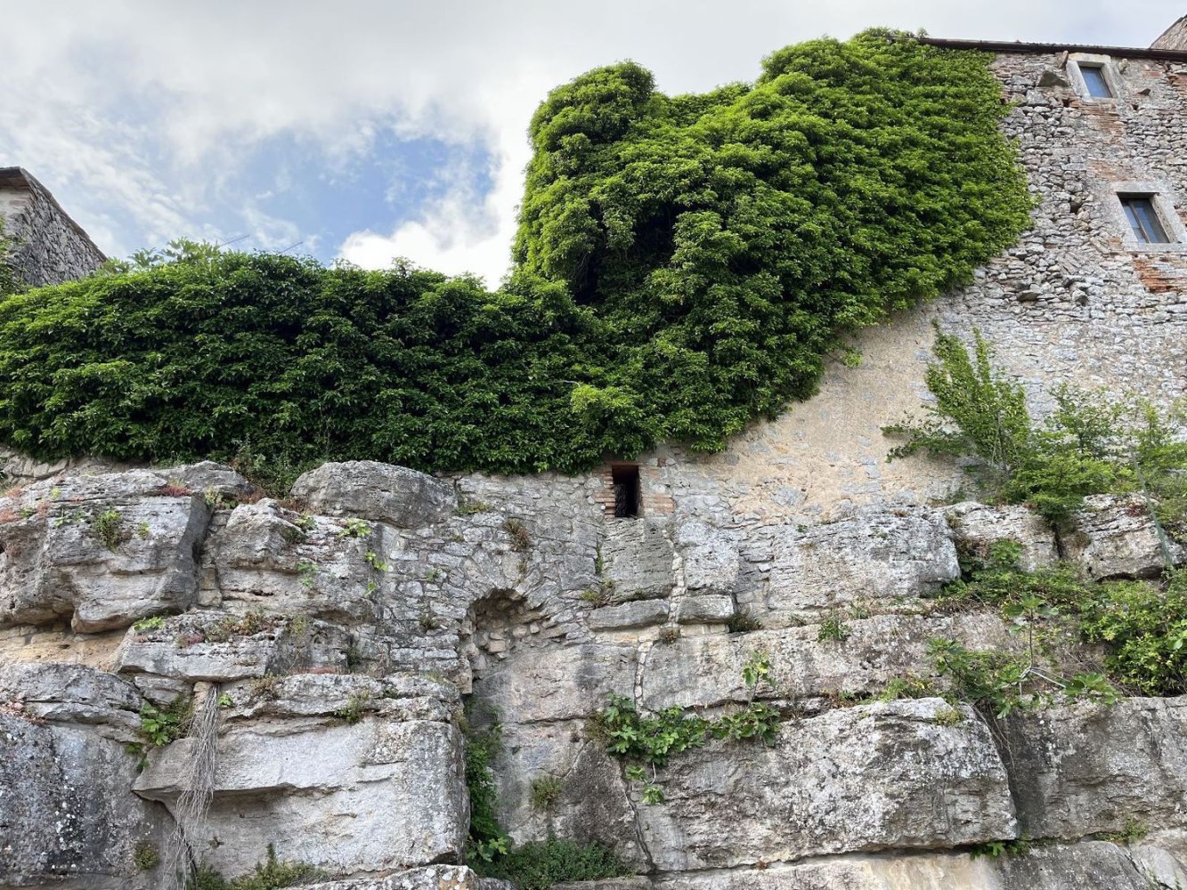 10 rooms House in Baschi, Italy No. 255847