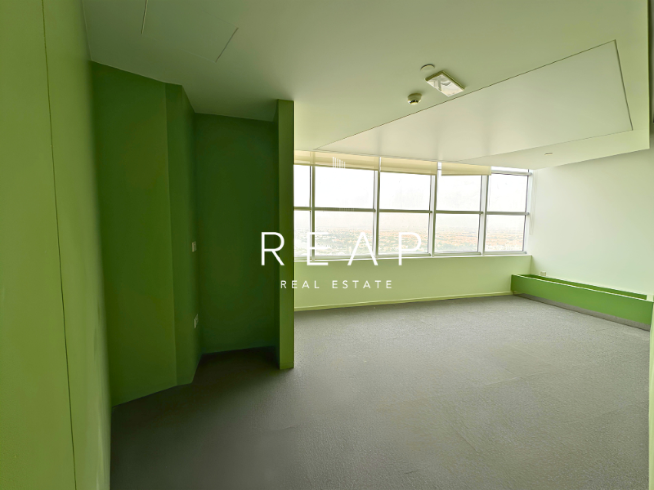 163.2m² Office in Jumeirah Lake Towers, UAE No. 30997