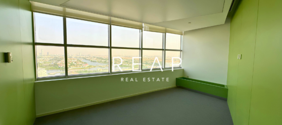 163.2m² Office in Jumeirah Lake Towers, UAE No. 30997 2