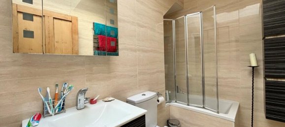 Дом с 4 спальнями в Бекенхэм, Великобритания № 1119 3