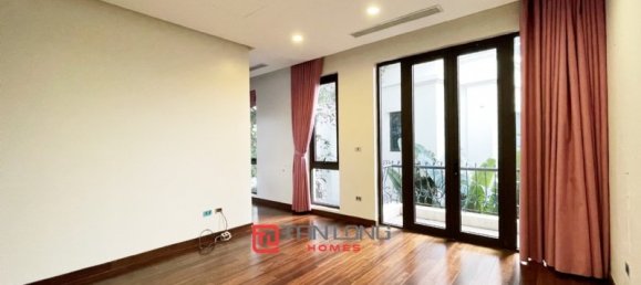 Вилла с 4 спальнями в Лонгбьен, Вьетнам № 492 8