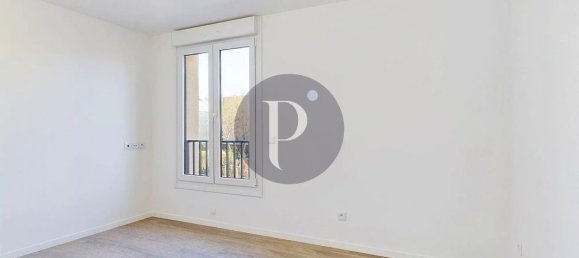 2 rooms Apartment in Bagneux, France No. 168700 3