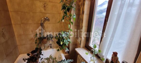 4 bedrooms House in Gorno, Italy No. 3979 9