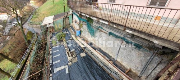 4 bedrooms House in Gorno, Italy No. 3979 22