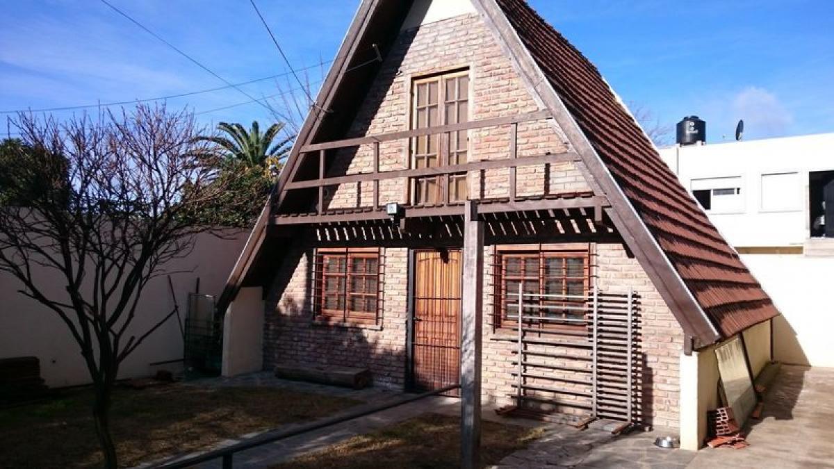 6 bedrooms House in Ituzaingo, Argentina No. 88510