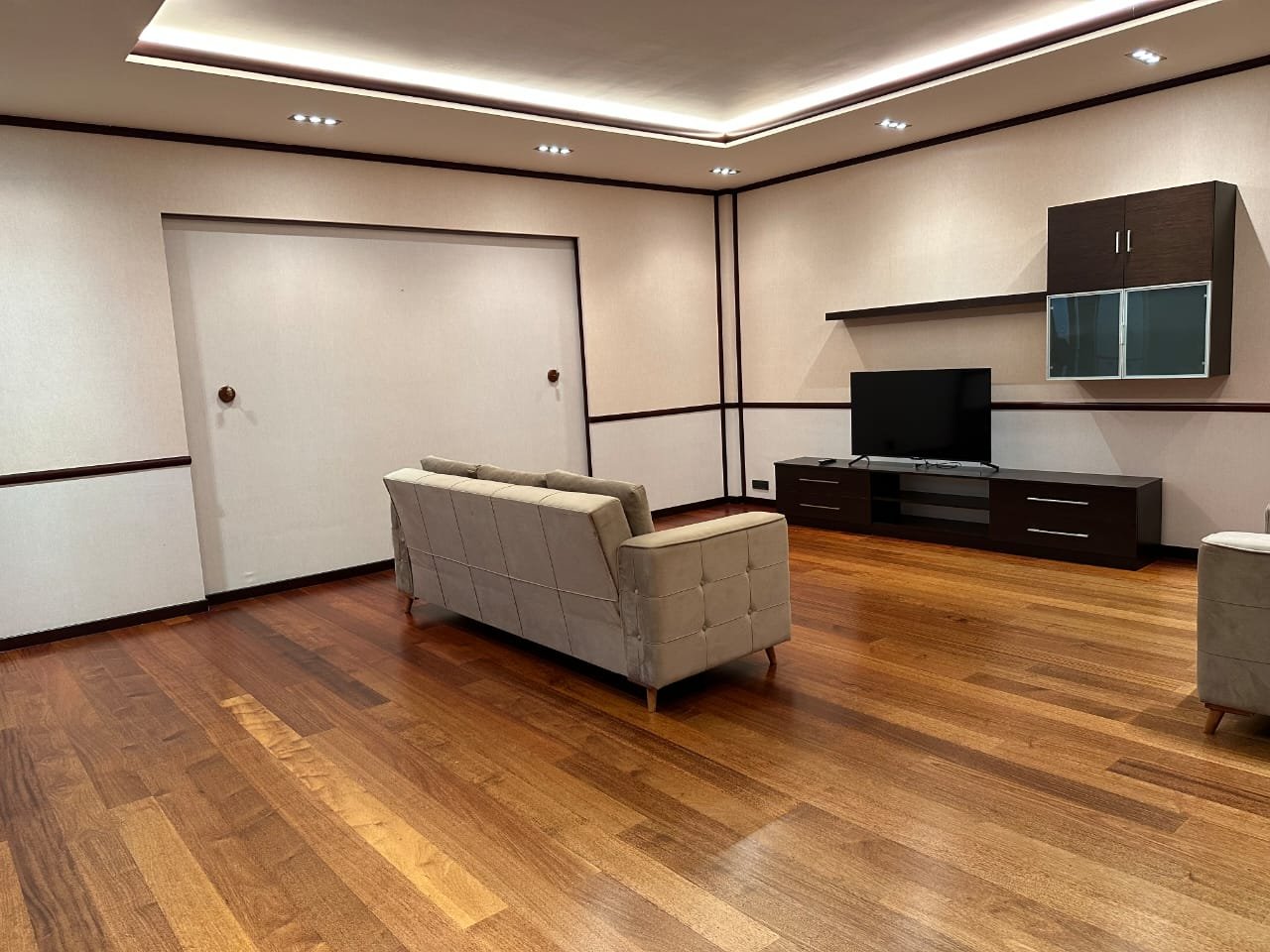 5 bedrooms Apartment in Nasimi, Azerbaijan No. 1954