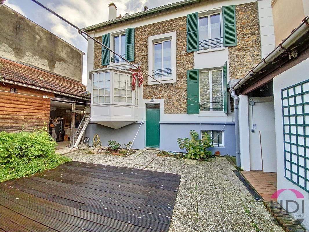 5 bedrooms House in Corbeil-Essonnes, France No. 181768