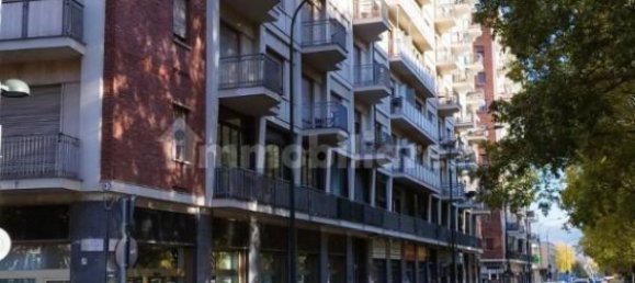 3 bedrooms Apartment in Turin, Italy No. 107699 2