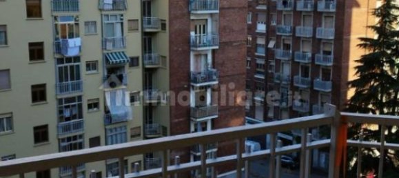 3 bedrooms Apartment in Turin, Italy No. 107699 11