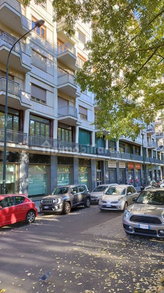 3 bedrooms Apartment in Turin, Italy No. 107699