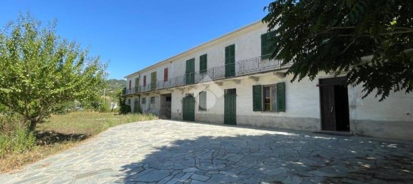 3 bedrooms House in Bubbio, Italy No. 294023 3