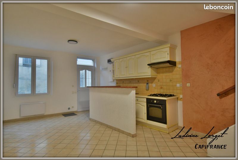 Adosado de 2 dormitorios en Mont-Saint-Pere, France No. 263143