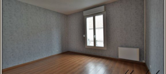 Adosado de 2 dormitorios en Mont-Saint-Pere, France No. 263143 4