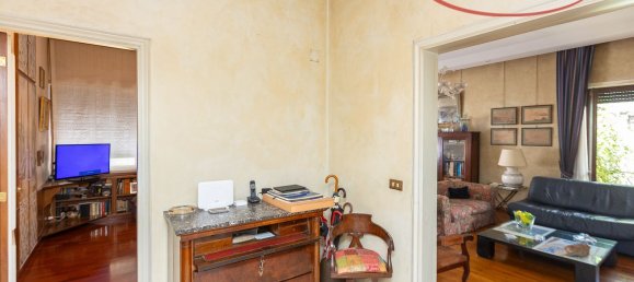 4 bedrooms Apartment in Rome, Italy No. 363752 7