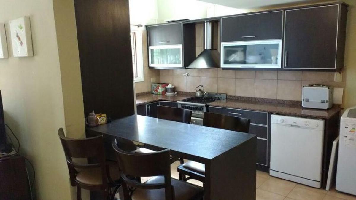 3 bedrooms House in Mar del Plata, Argentina No. 91798