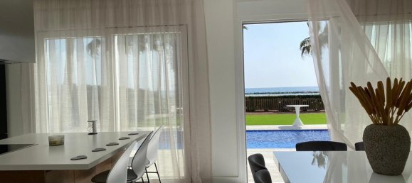 5 bedrooms Villa in Oroklini, Cyprus No. 26037 11